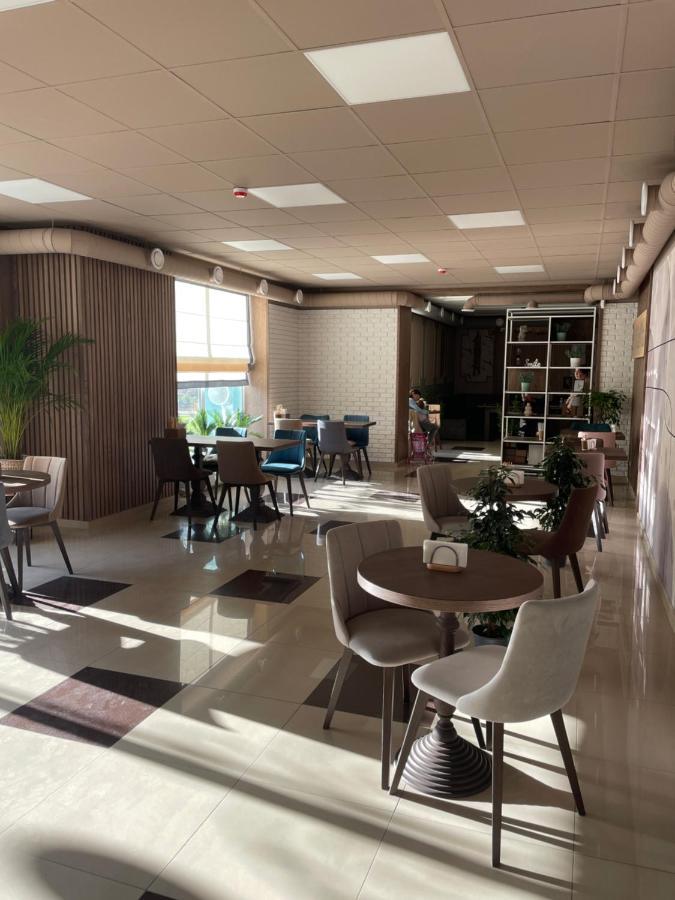 Apart-Hotel 24/7 Kamjanets-Podilskyi Eksteriør billede