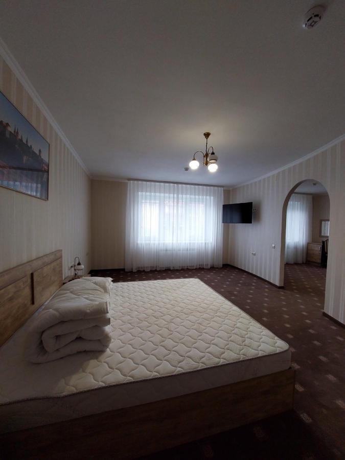Apart-Hotel 24/7 Kamjanets-Podilskyi Eksteriør billede